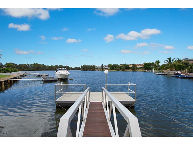 5 St Martin Place, Clear Island Waters QLD 4226