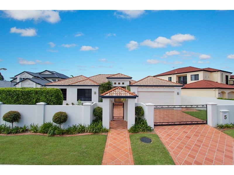 5 St Martin Place, Clear Island Waters QLD 4226