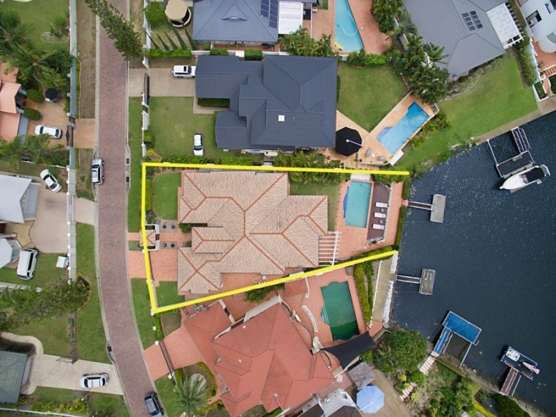 5 St Martin Place, Clear Island Waters QLD 4226
