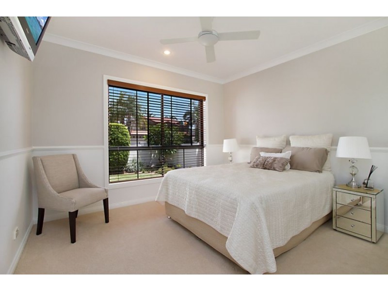 5 St Martin Place, Clear Island Waters QLD 4226