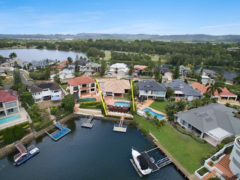 5 St Martin Place, Clear Island Waters QLD 4226
