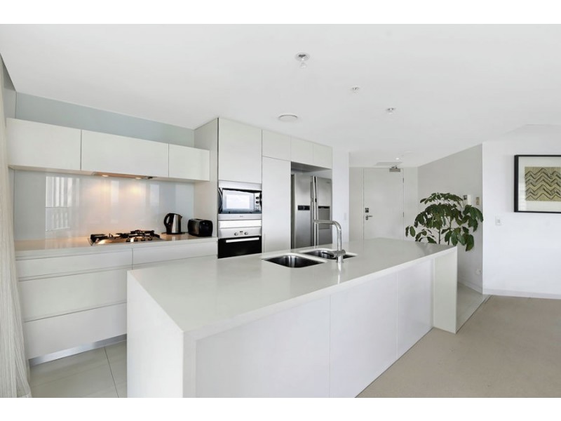 21307/21 Elizabeth Avenue, Broadbeach QLD 4218
