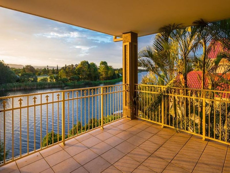52 Martingale Curcuit, Clear Island Waters QLD 4226