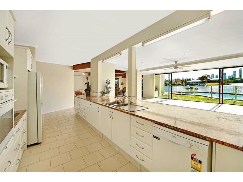 4 Saywell Street, Sorrento QLD 4217