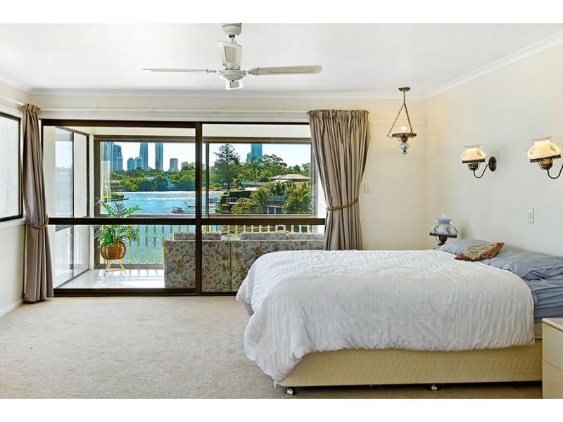 4 Saywell Street, Sorrento QLD 4217