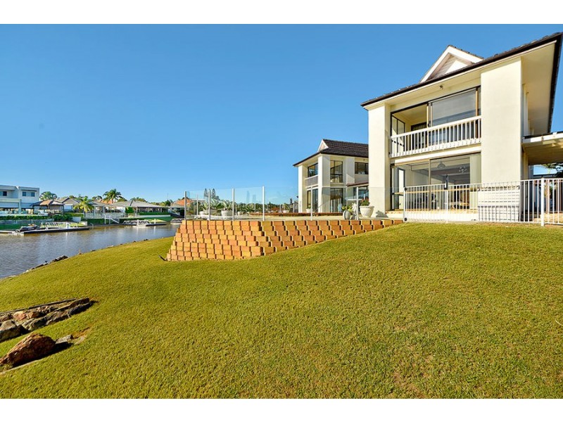 4 Saywell Street, Sorrento QLD 4217