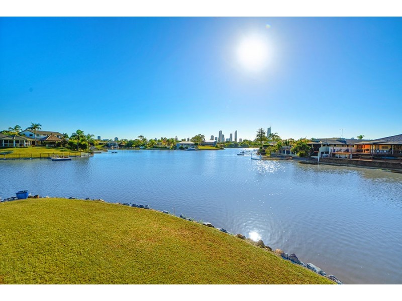 4 Saywell Street, Sorrento QLD 4217