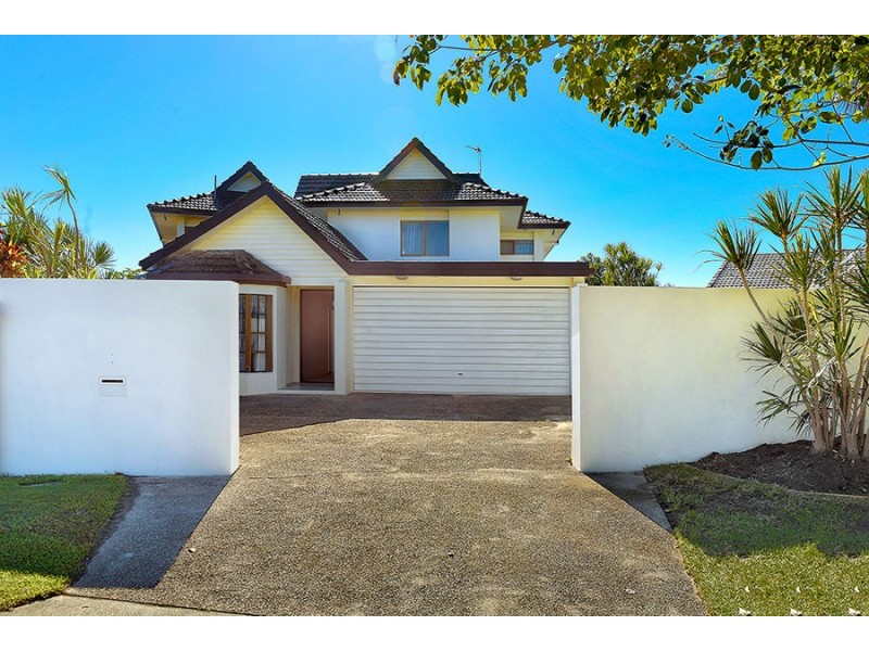 4 Saywell Street, Sorrento QLD 4217