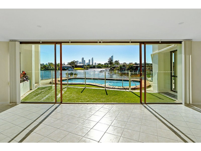 4 Saywell Street, Sorrento QLD 4217