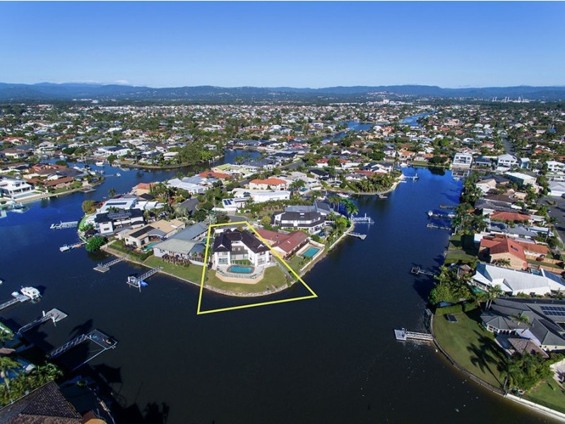 4 Saywell Street, Sorrento QLD 4217