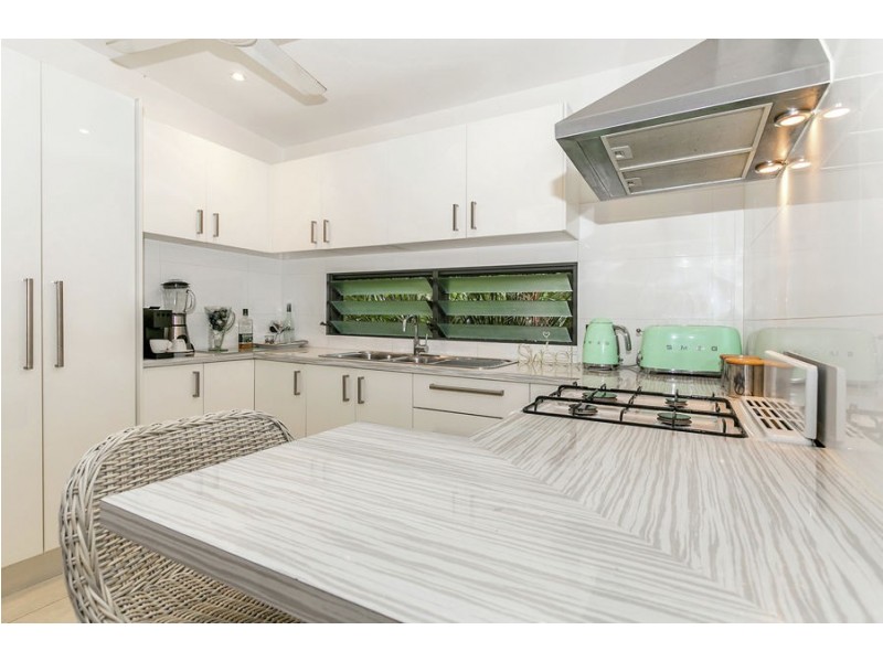 11 Wirildar Drive, Elanora QLD 4221