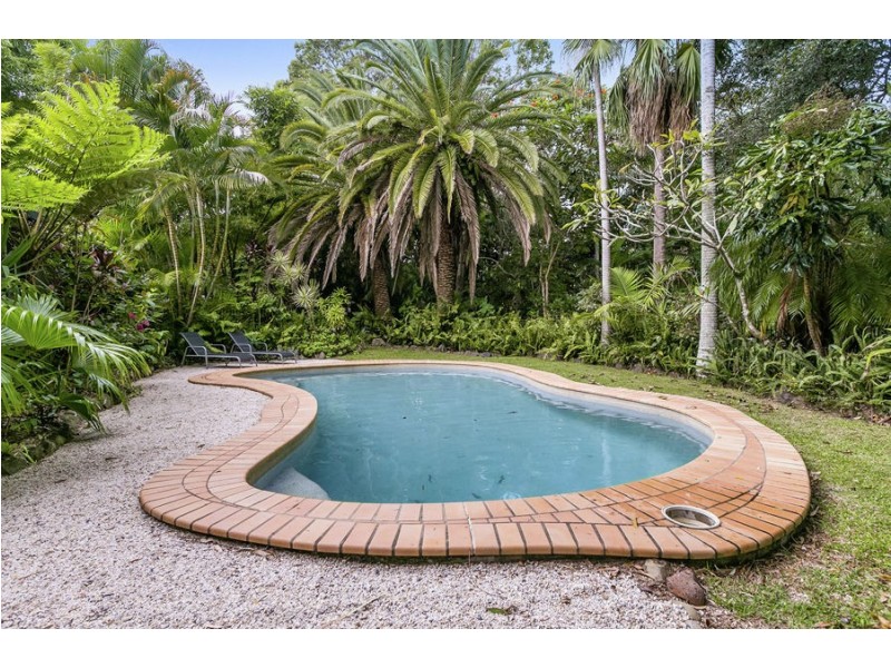 11 Wirildar Drive, Elanora QLD 4221