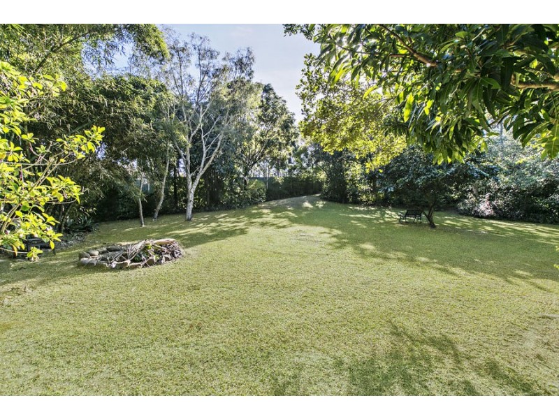 11 Wirildar Drive, Elanora QLD 4221