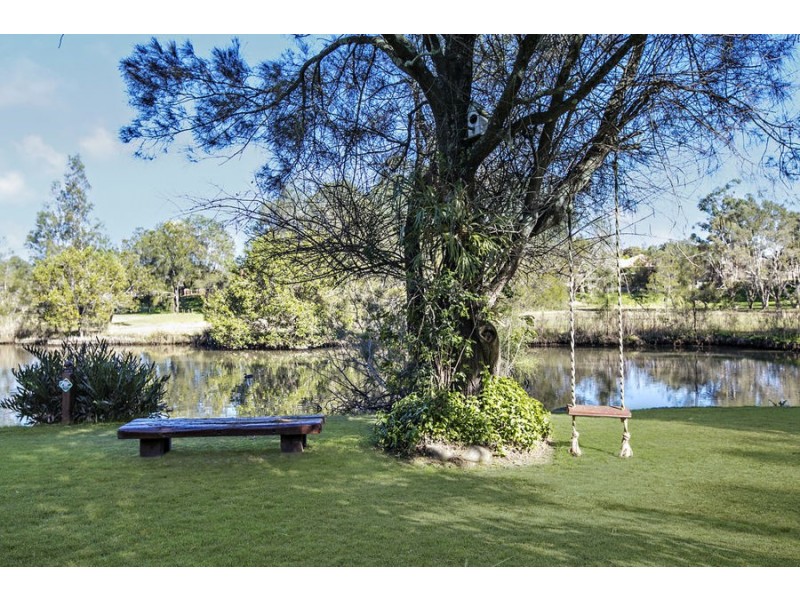 11 Wirildar Drive, Elanora QLD 4221