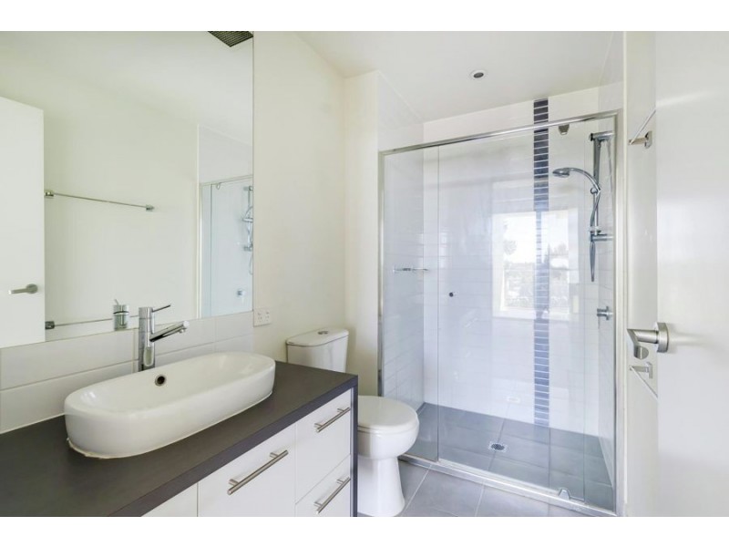210/2-4 Riverwalk Avenue, Robina QLD 4226