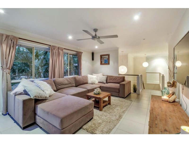 23 Kalamunda Close, Elanora QLD 4221