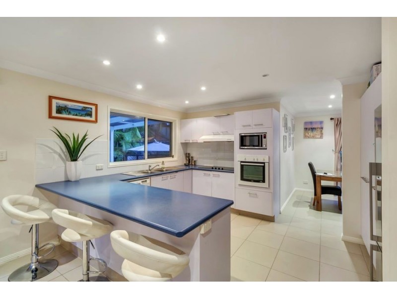 23 Kalamunda Close, Elanora QLD 4221