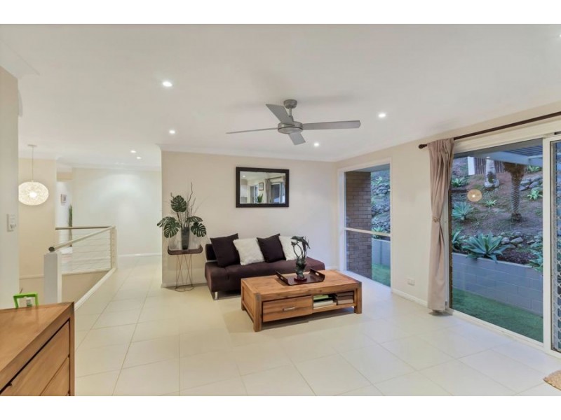 23 Kalamunda Close, Elanora QLD 4221