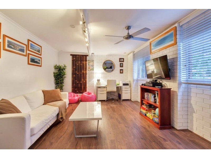 23 Kalamunda Close, Elanora QLD 4221