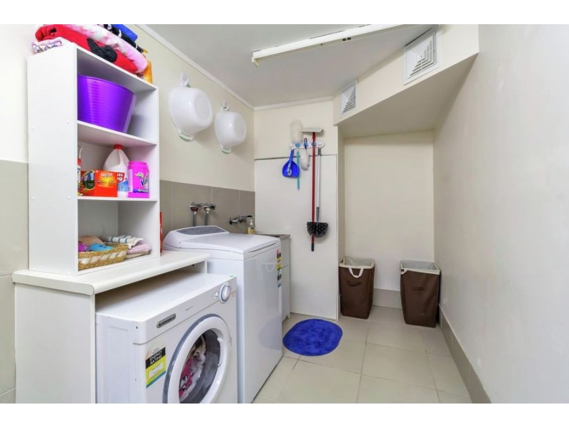 23 Kalamunda Close, Elanora QLD 4221