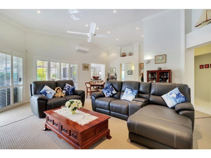 13 Kuranda Drive, Robina QLD 4226