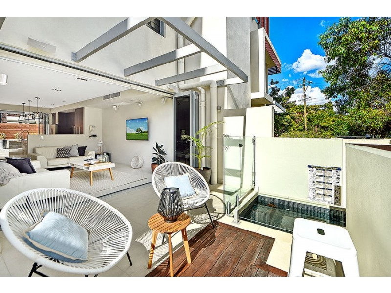 4/13 Second Avenue, Broadbeach QLD 4218