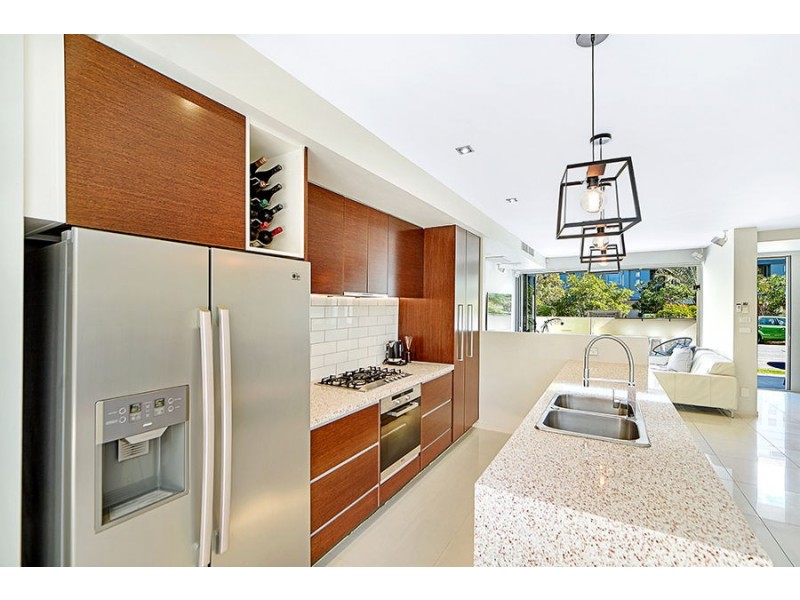 4/13 Second Avenue, Broadbeach QLD 4218
