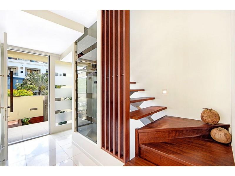 4/13 Second Avenue, Broadbeach QLD 4218