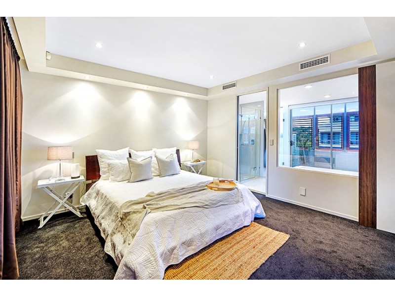 4/13 Second Avenue, Broadbeach QLD 4218