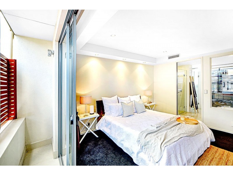 4/13 Second Avenue, Broadbeach QLD 4218