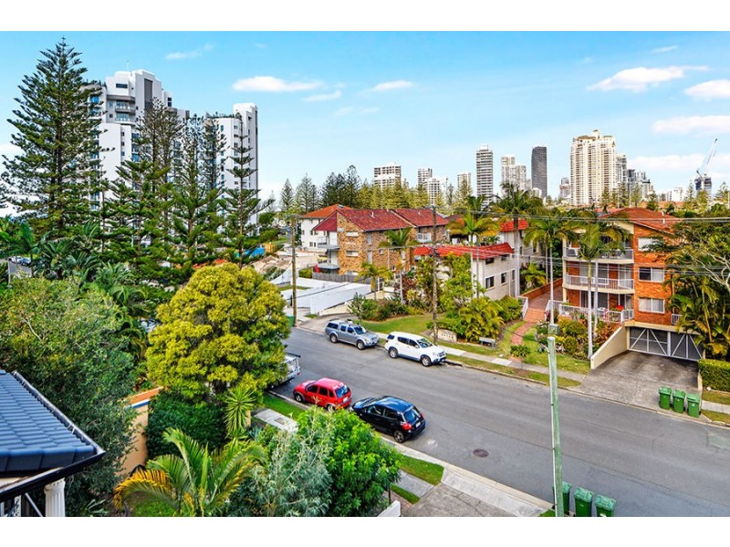 4/13 Second Avenue, Broadbeach QLD 4218
