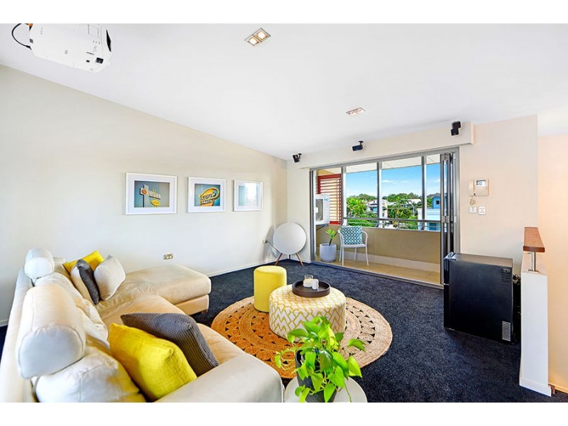 4/13 Second Avenue, Broadbeach QLD 4218