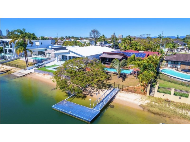 95 T E Peters Drive, Broadbeach Waters QLD 4218