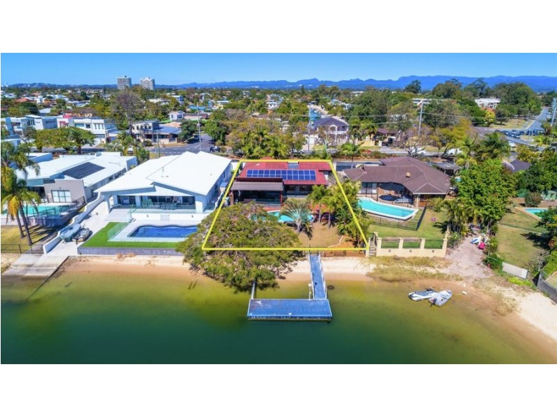 95 T E Peters Drive, Broadbeach Waters QLD 4218