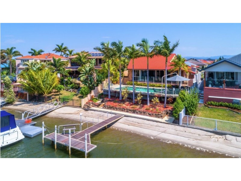 74 EDINBURGH ROAD, Benowa Waters QLD 4217