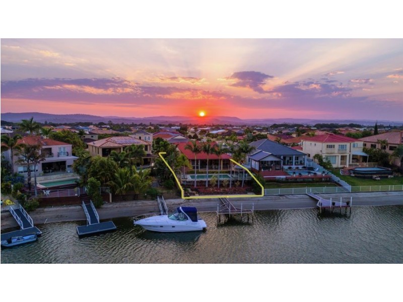 74 EDINBURGH ROAD, Benowa Waters QLD 4217