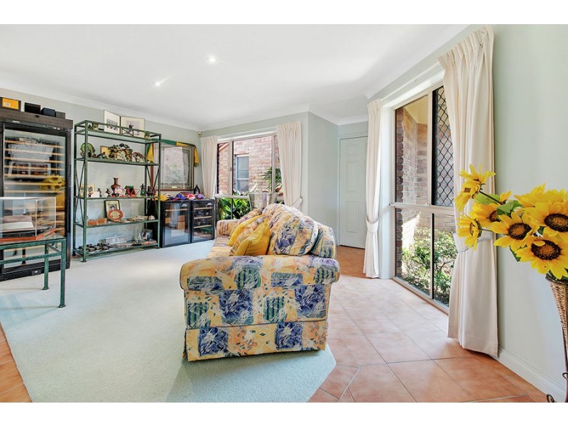 74 EDINBURGH ROAD, Benowa Waters QLD 4217