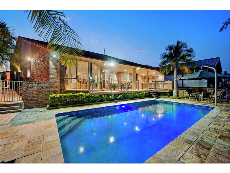 74 EDINBURGH ROAD, Benowa Waters QLD 4217