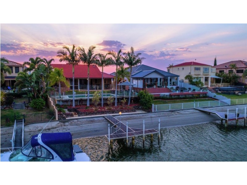 74 EDINBURGH ROAD, Benowa Waters QLD 4217