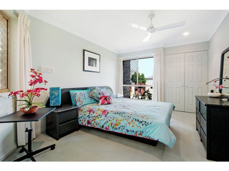 74 EDINBURGH ROAD, Benowa Waters QLD 4217