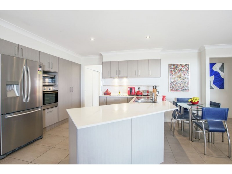 3 Coach Way, Upper Coomera QLD 4209