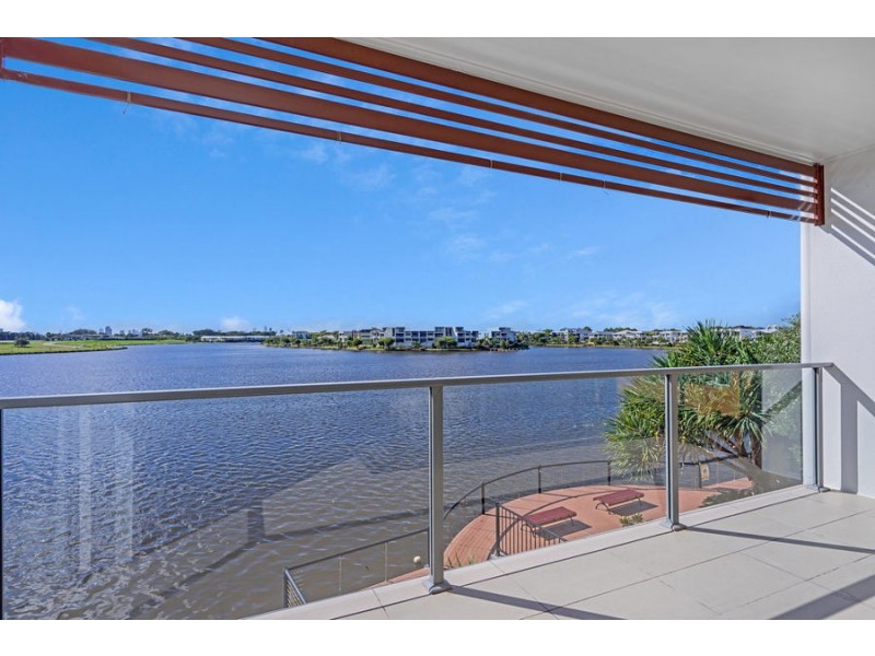 1/3028 The Boulevard, Carrara QLD 4211