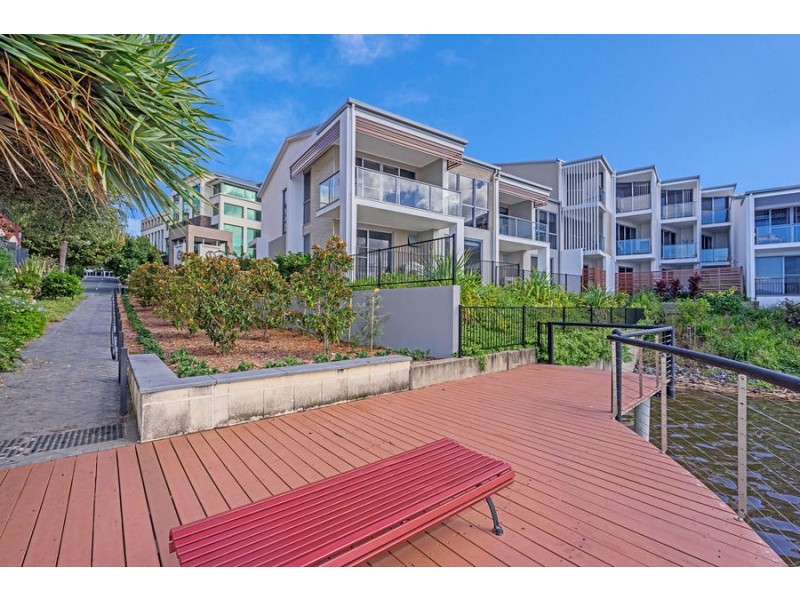 1/3028 The Boulevard, Carrara QLD 4211