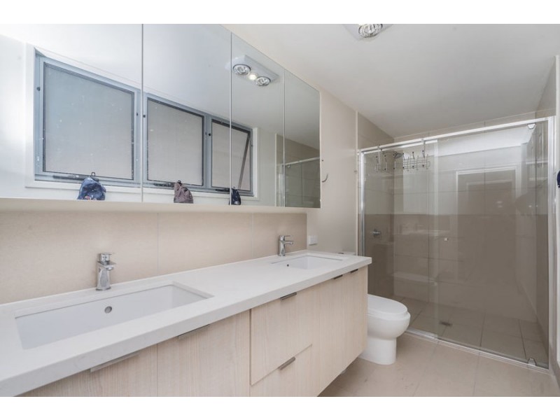 1/3028 The Boulevard, Carrara QLD 4211