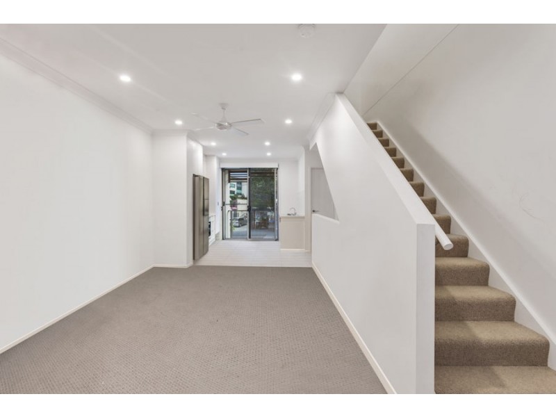 41/3028 The Boulevard, Carrara QLD 4211