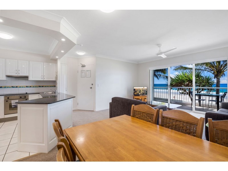 16/2 Seventeenth Avenue, Palm Beach QLD 4221