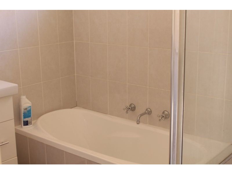 1/53 De Havilland Cres, Raby NSW 2566