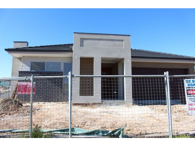 134 Townson Ave, Minto NSW 2566