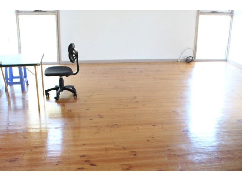 33 Tea Tree Cres, Macquarie Fields NSW 2564