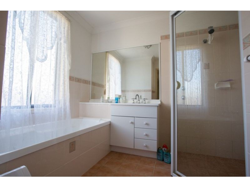 50 Taubman Dr, Horningsea Park NSW 2171